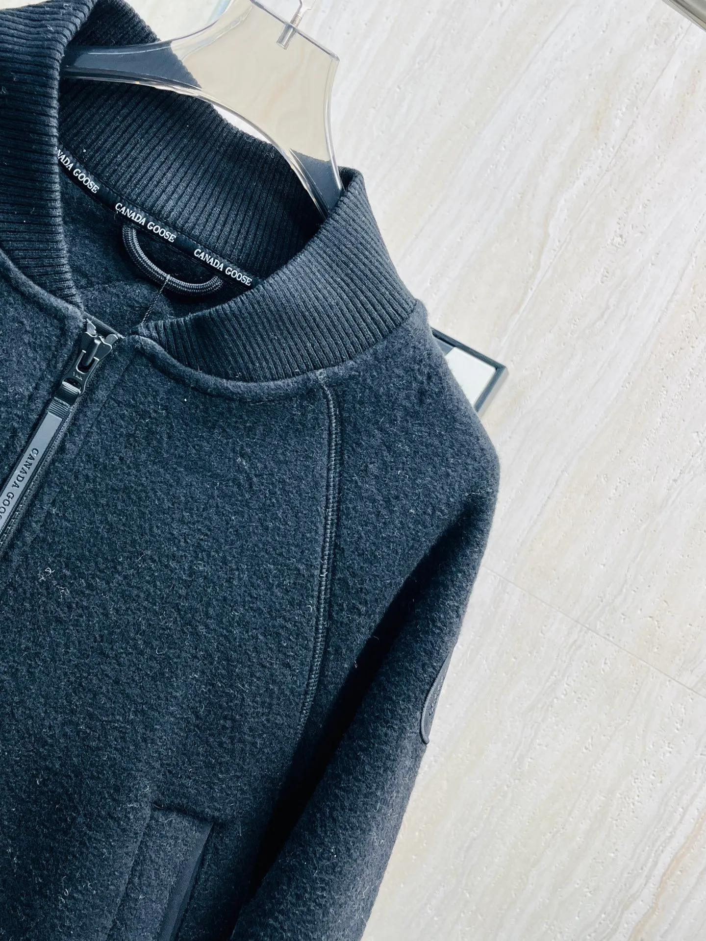 Black detail P590